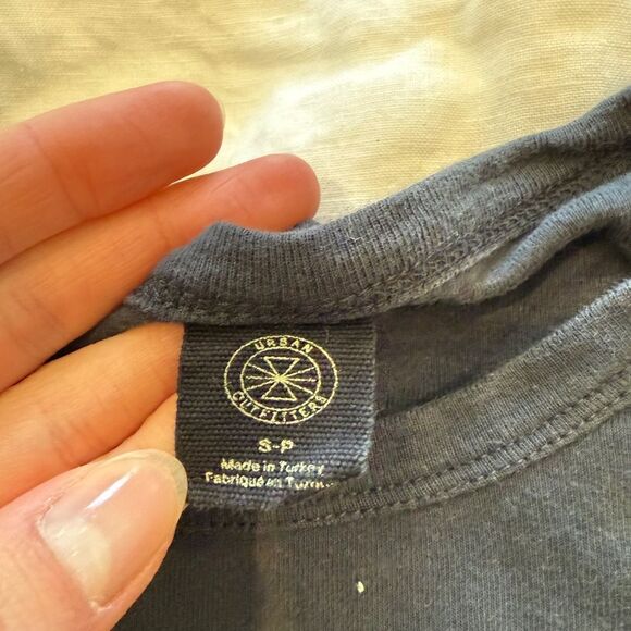 Urban Outfitters Dragon + Flame Black Baby t-shirt - size s - Picture 4 of 4